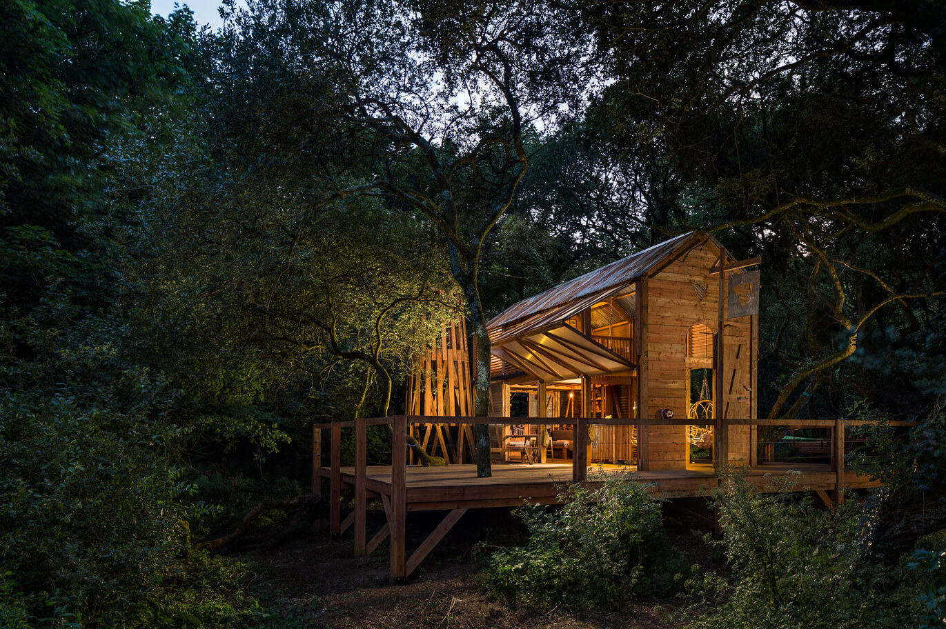 3 Off Grid Pub HERO 3 Off grid pub built using modular temporary foundations by Jackpad